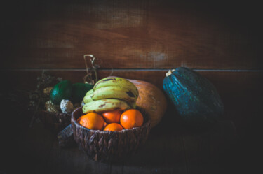 Photography titled "mesa con frutas y v…" by Nicolas Giannatasio, Original Artwork, Analog photography