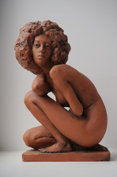 Scultura intitolato "Sitting woman" da Nikolai Shatalov, Opera d'arte originale, Ceramica