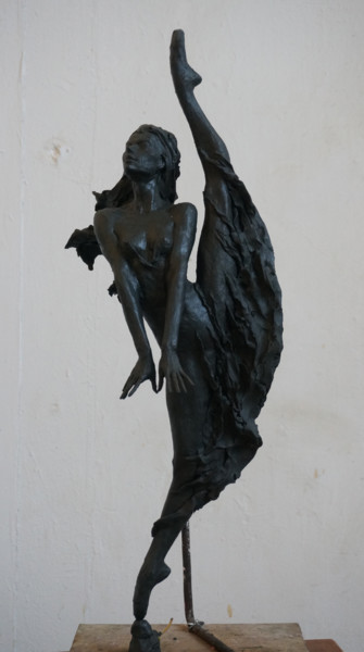 Skulptur mit dem Titel "In flight" von Nikolai Shatalov, Original-Kunstwerk, Polymer Ton