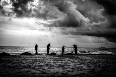 Photographie intitulée "working silhouettes…" par Walkingsea, Œuvre d'art originale