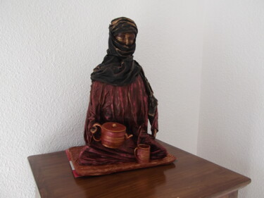 Sculpture titled "Le thé du désert" by Odette Carre (Etchevers M-J), Original Artwork, Polymer clay