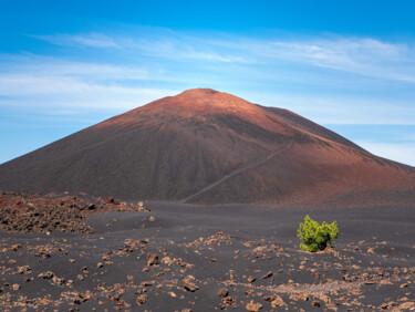Photography titled "vue sur le volcan C…" by Olivier Gros, Original Artwork, Non Manipulated Photography