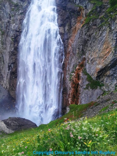 Fotografia intitolato "EINHORN CASCADE LIE…" da Omsurya Sandra Inti Ruphay, Opera d'arte originale