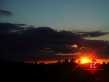 제목이 "Sunset Dragon"인 사진 Otto Frühwach로, 원작, 조작되지 않은 사진