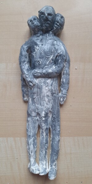 Sculpture titled "Uomo con tripla per…" by Paolo Avanzi, Original Artwork, Clay