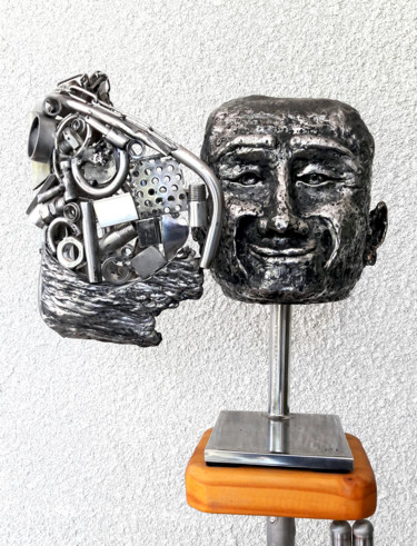 Sculpture titled "Tomber le masque" by Bueno Patrice, Original Artwork, Metals