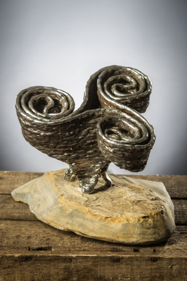 Sculpture intitulée "Naissance d'un symb…" par Bueno Patrice, Œuvre d'art originale, Métaux