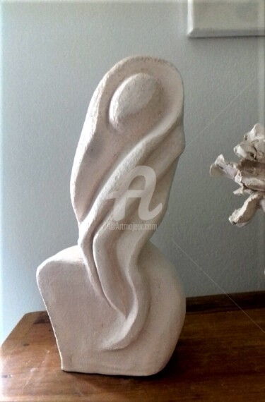 Escultura titulada "Vierge" por Olympe/Patricia Dubois, Obra de arte original, Cerámica