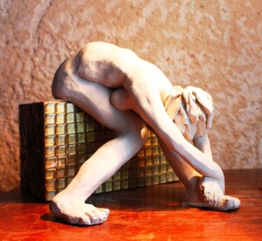 「ABANDON」というタイトルの彫刻 Paule-Andree Maravalによって, オリジナルのアートワーク, テラコッタ