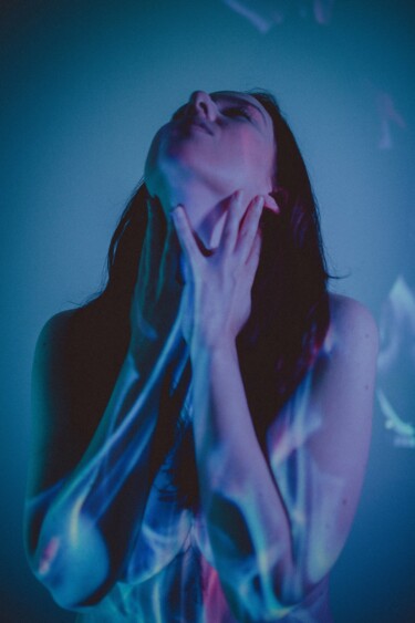 "GIRL ON FIRE" başlıklı Fotoğraf Peach tarafından, Orijinal sanat, Dijital Fotoğrafçılık Alüminyum üzerine monte edilmiş