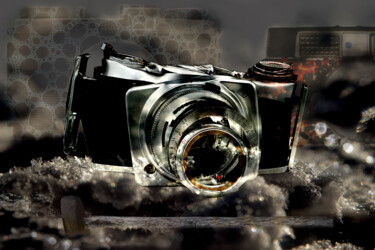 Фотография под названием "Broken camera" - Per Nylén, Подлинное произведение искусства, Манипулированная фотография