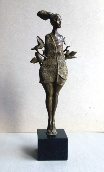Skulptur mit dem Titel "Woman with birds" von Petar Iliev, Original-Kunstwerk, Bronze