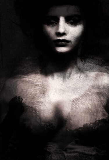 Digital Arts titled "Femme Fatale........" by Philippe Berthier, Original Artwork, Photo Montage