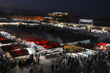 Photographie intitulée "12-la-place-jemaa-e…" par Michel Hervo, Œuvre d'art originale