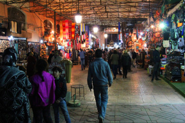 Photographie intitulée "16-la-place-jemaa-e…" par Michel Hervo, Œuvre d'art originale