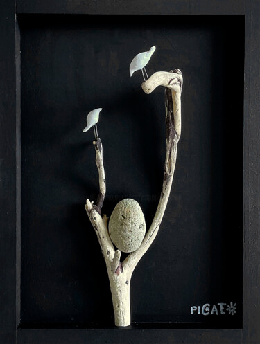 Skulptur mit dem Titel "Kesako ?" von Picrate, Original-Kunstwerk, Holz Auf Holzplatte montiert