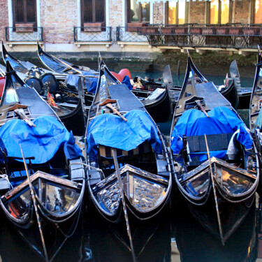 Fotografía titulada "Venise, Gondoles" por Pierre-Yves Rospabé, Obra de arte original, Fotografía digital