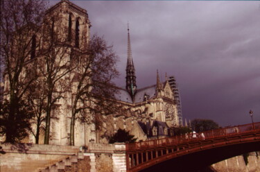 Fotografie mit dem Titel "Paris, Notre Dame,…" von Pierre-Yves Rospabé, Original-Kunstwerk, Digitale Fotografie
