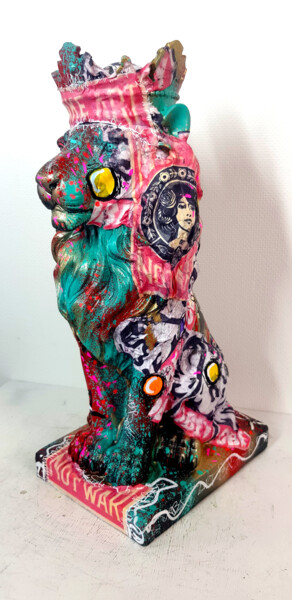 Skulptur mit dem Titel "Sculpture Lion Stre…" von Pvettese, Original-Kunstwerk, Sprühfarbe
