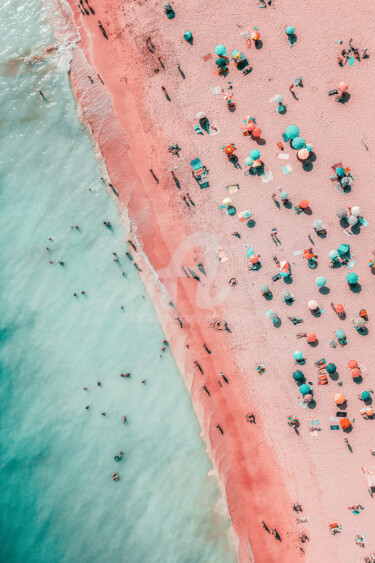 Фотография под названием "Aerial Beach Photog…" - Radu Bercan, Подлинное произведение искусства, Цифровая фотография
