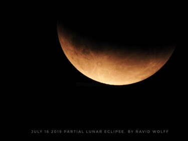 Photography titled "2019 lunar eclipse" by Ravid Wolff, Original Artwork, Analog photography