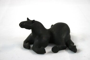 Sculptuur getiteld "Resting horse 3" door Roberto Barbuti, Origineel Kunstwerk, Terra cotta