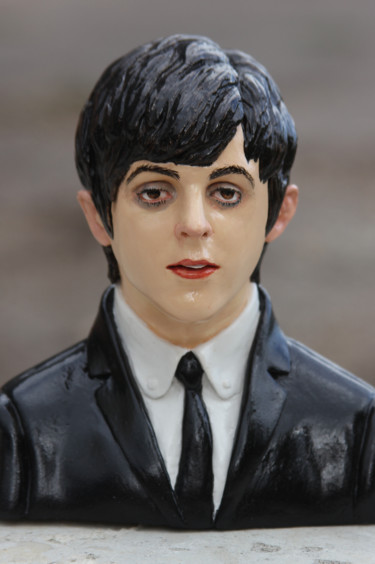 Sculpture intitulée "Portrait of Paul Mc…" par Rock Portraits By Larisa Churkina, Œuvre d'art originale, Coulage