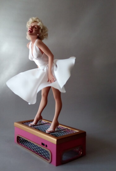 Sculpture intitulée "Marilyn Monroe subw…" par Rock Portraits By Larisa Churkina, Œuvre d'art originale, Plastique