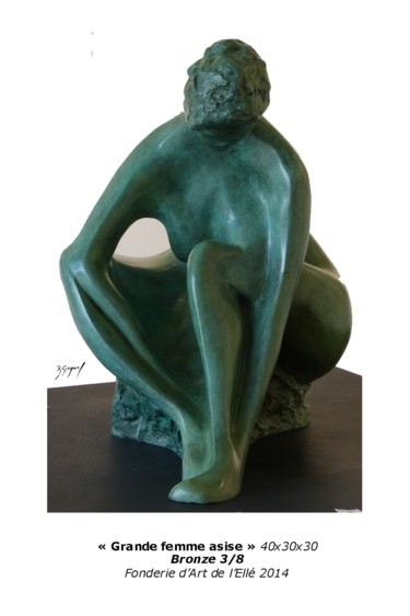 雕塑 标题为“GRANDE FEMME ASSISE…” 由Roger Gicquel, 原创艺术品, 铸件