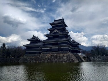 Photographie intitulée "Matsumoto Castle" par Sabrina Timsit, Œuvre d'art originale, Photographie numérique
