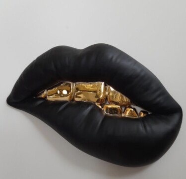 Escultura intitulada "Mmmh...Black and Go…" por Sagrasse, Obras de arte originais, Resina Montado em Outro painel rígido