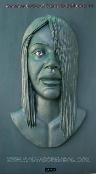 Escultura titulada "La Negrita" por Salvador Nadal, Obra de arte original, Fundición