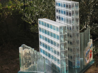 Sculptuur getiteld "BANLIEUE" door Samantha Schmid, Origineel Kunstwerk, Glas
