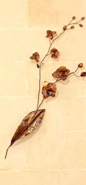 Diseño titulada "Orchid" por Sapir Gelman, Obra de arte original, Metales
