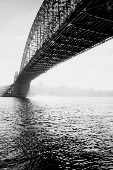 Fotografie getiteld "Sydney Harbour Brid…" door Scott Gregory Banner, Origineel Kunstwerk, Film fotografie
