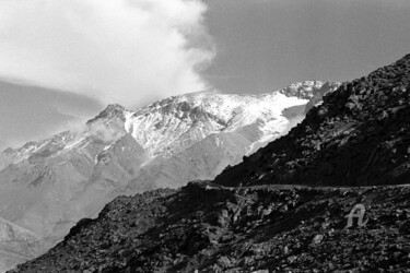 Fotografía titulada "High Atlas Mountain…" por Scott Gregory Banner, Obra de arte original, Fotografía analógica