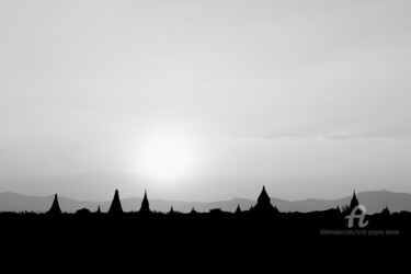 Fotografia intitolato "Temples at sunset -…" da Scott Gregory Banner, Opera d'arte originale, Fotografia digitale