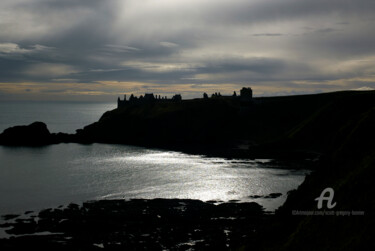 Photographie intitulée "Dunnottar Castle an…" par Scott Gregory Banner, Œuvre d'art originale, Photographie numérique