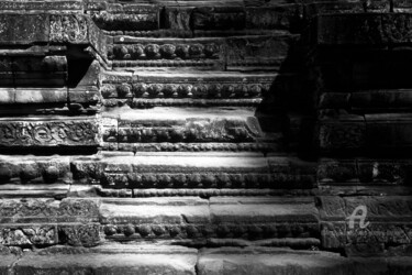 Φωτογραφία με τίτλο "Temple steps - Angk…" από Scott Gregory Banner, Αυθεντικά έργα τέχνης, Φωτογραφική ταινία