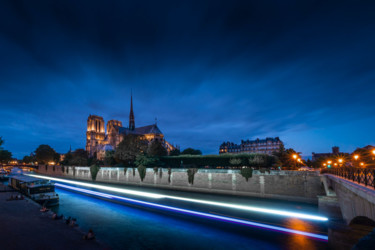 Fotografie getiteld "Notre Dame de Paris" door Sebastien Pouteau, Origineel Kunstwerk, Digitale fotografie Gemonteerd op Alu…