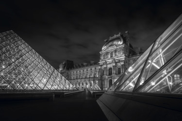Fotografie getiteld "Le Louvre" door Sebastien Pouteau, Origineel Kunstwerk, Digitale fotografie