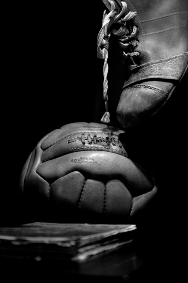 摄影 标题为“Ball in Goal 30” 由Sergio Benetti, 原创艺术品, 数码摄影