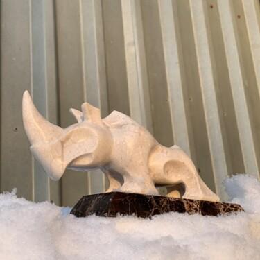 Escultura titulada "Marble rhino sculpt…" por Serjio Elicolani, Obra de arte original, Piedra