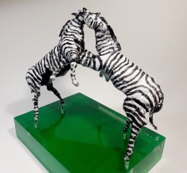 「Zebra fighting」というタイトルの彫刻 Severino Braccialargheによって, オリジナルのアートワーク, ブロンズ