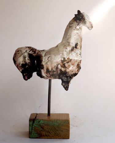 Sculptuur getiteld "Cavallo nero con ba…" door Simona Barreca, Origineel Kunstwerk, Keramiek