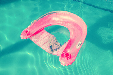 「Pool」というタイトルの写真撮影 Simple-Tによって, オリジナルのアートワーク, デジタル