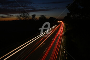 Photographie intitulée "At night on the fre…" par Slydesign, Œuvre d'art originale, Photographie numérique