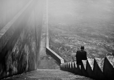 Photographie intitulée "Solitude - street s…" par Sol Marrades, Œuvre d'art originale, Photographie numérique