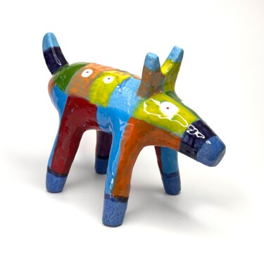 Скульптура под названием "Rainbow Dingo" - Stefan Mager, Подлинное произведение искусства, Керамика