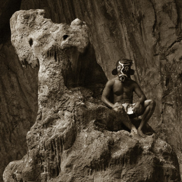 Photographie intitulée "Chaman des grottes…" par Steve Drevet, Œuvre d'art originale, Photographie numérique